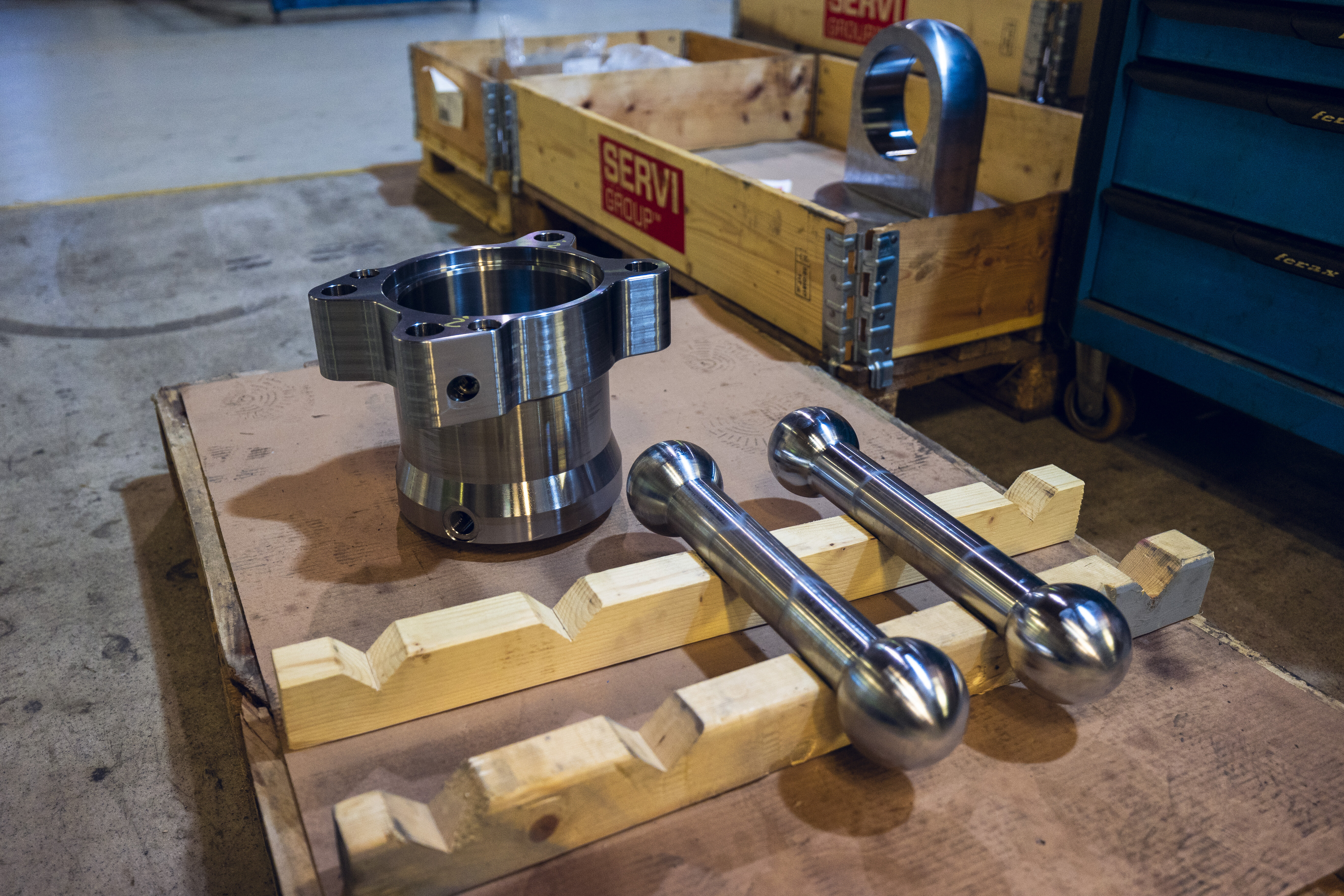 Cylinder tubes to dog bone and dog bone