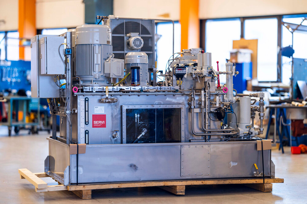 Image of hydraulic power unit ready to be shiped to a hydro power in Norway